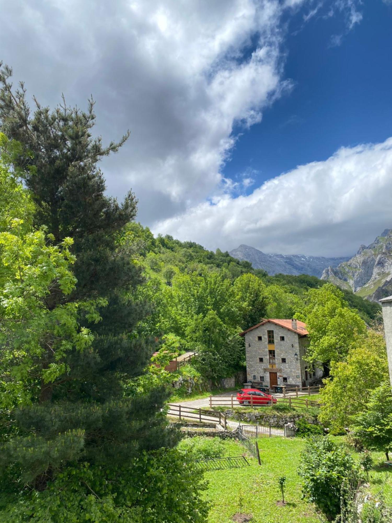 Albergue Pena Castil Sotres Exterior photo