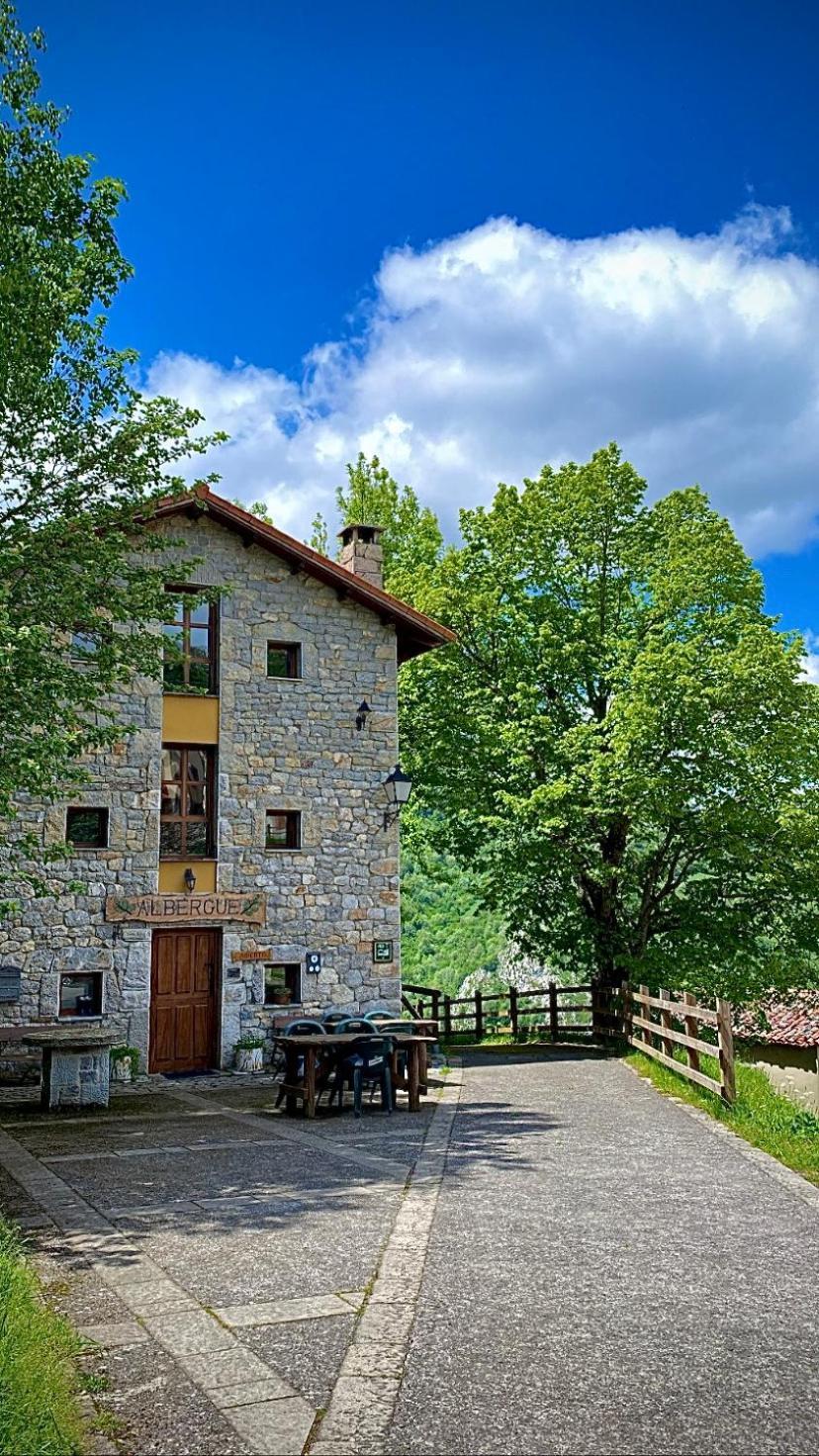 Albergue Pena Castil Sotres Exterior photo